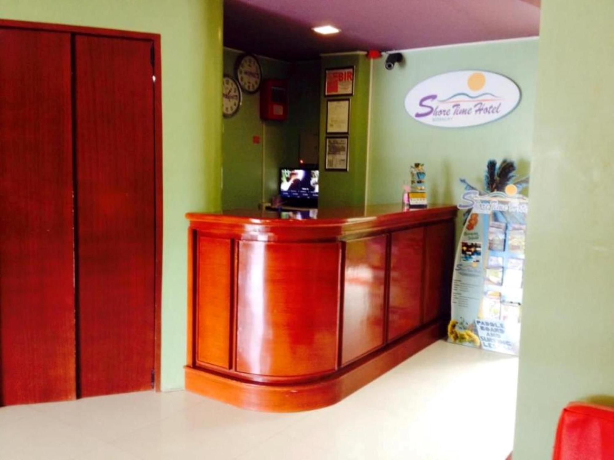 Shore Time Hotel - Annex Balabag  Esterno foto